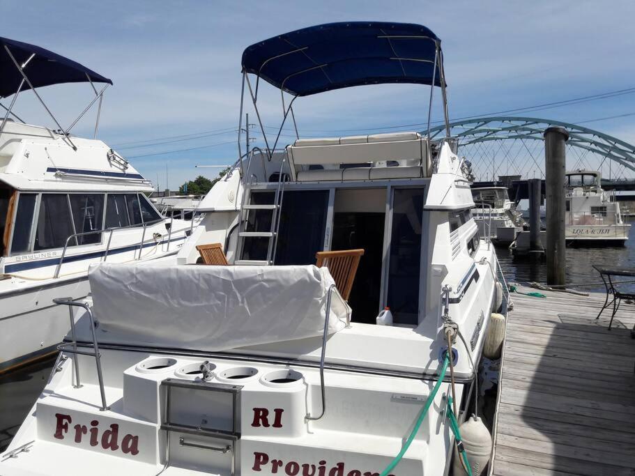 Yacht Stay Providence Marina Kültér fotó